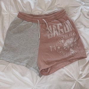 Baggy sport shorts